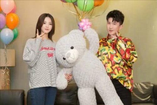 娱乐圈吃瓜博主,明星背后的那些事儿